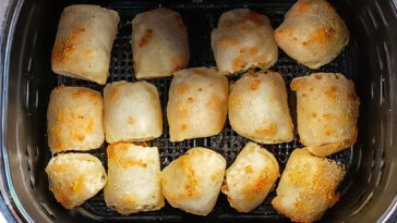 how to air fry pizza rolls